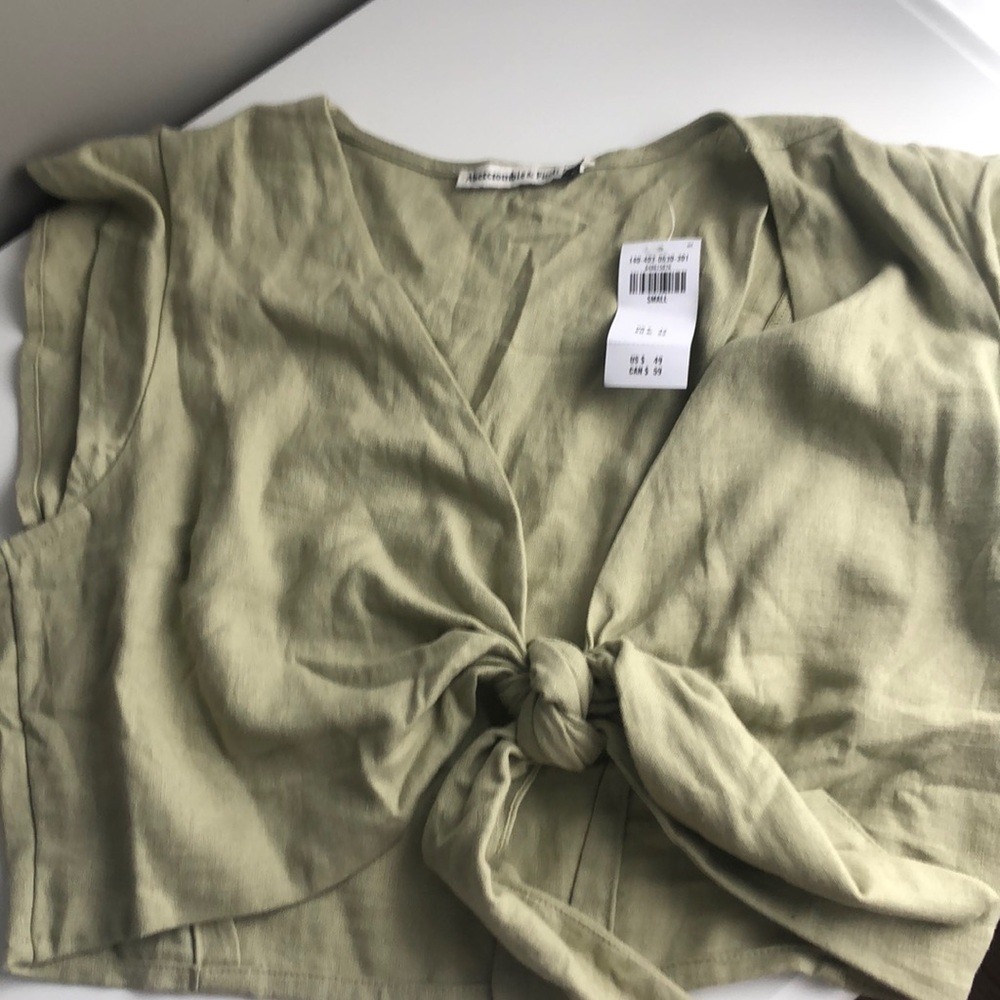 Abercrombie & Fitch Green Sleeveless Crop Blouse